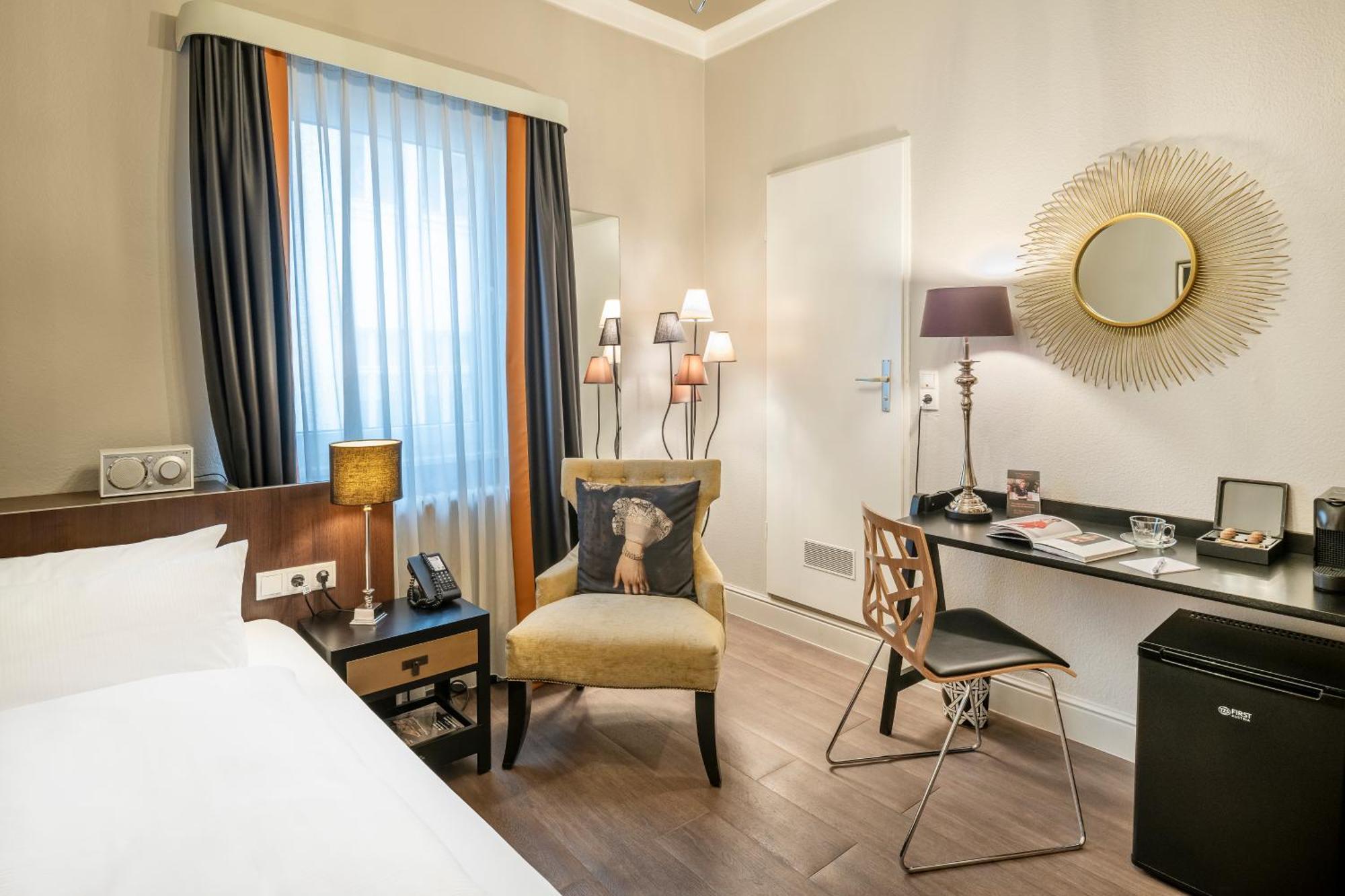 Hotel Wuerzburger Hof **** Екстериор снимка